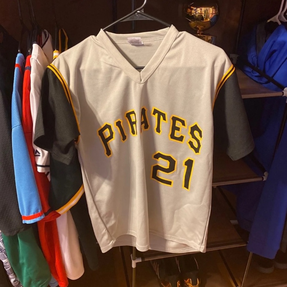 Roberto Clemente jersey